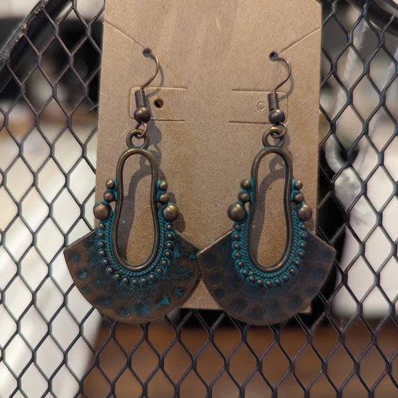 Earring Lot - Picture 4 of 8